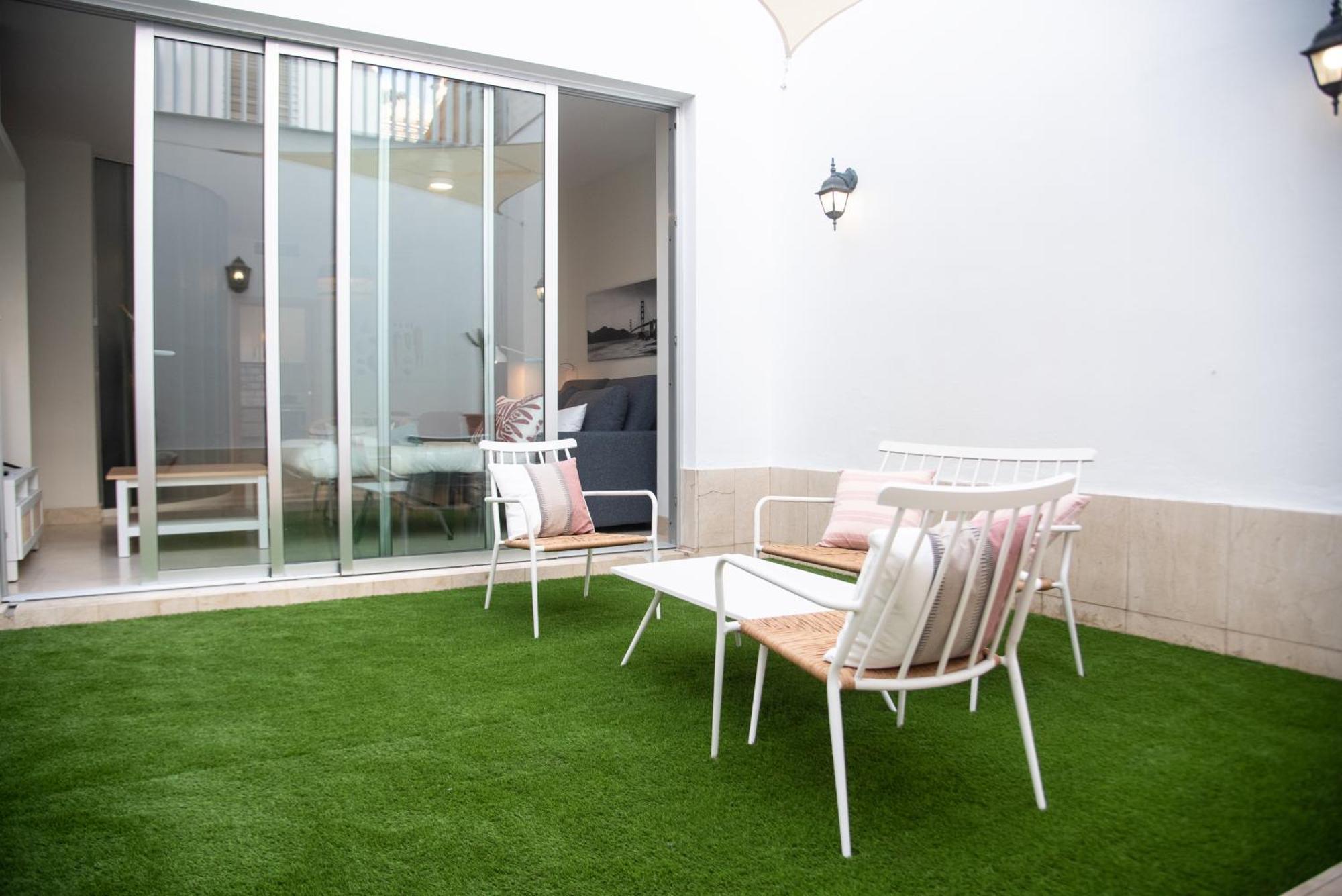 Tentudia Charming Apartments With Private Roof-Top Or Patio In San Bernardo By Ocityzen Siviglia Esterno foto