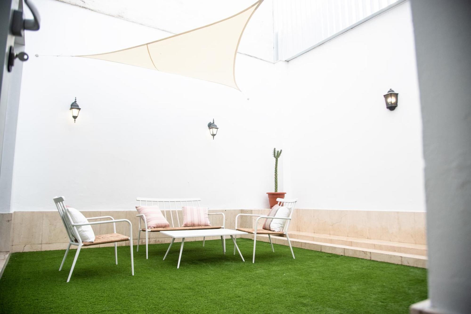 Tentudia Charming Apartments With Private Roof-Top Or Patio In San Bernardo By Ocityzen Siviglia Esterno foto